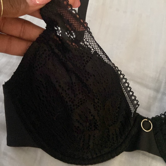 Chantelle Erika Lace Plunge Lightweight Bra NWT - Picture 3 of 9